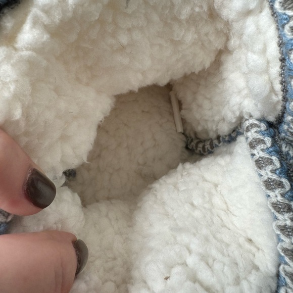 MUK LUKS Women’s Light Blue and White Slipper Booties Size 9-10 NWT - Picture 4 of 7